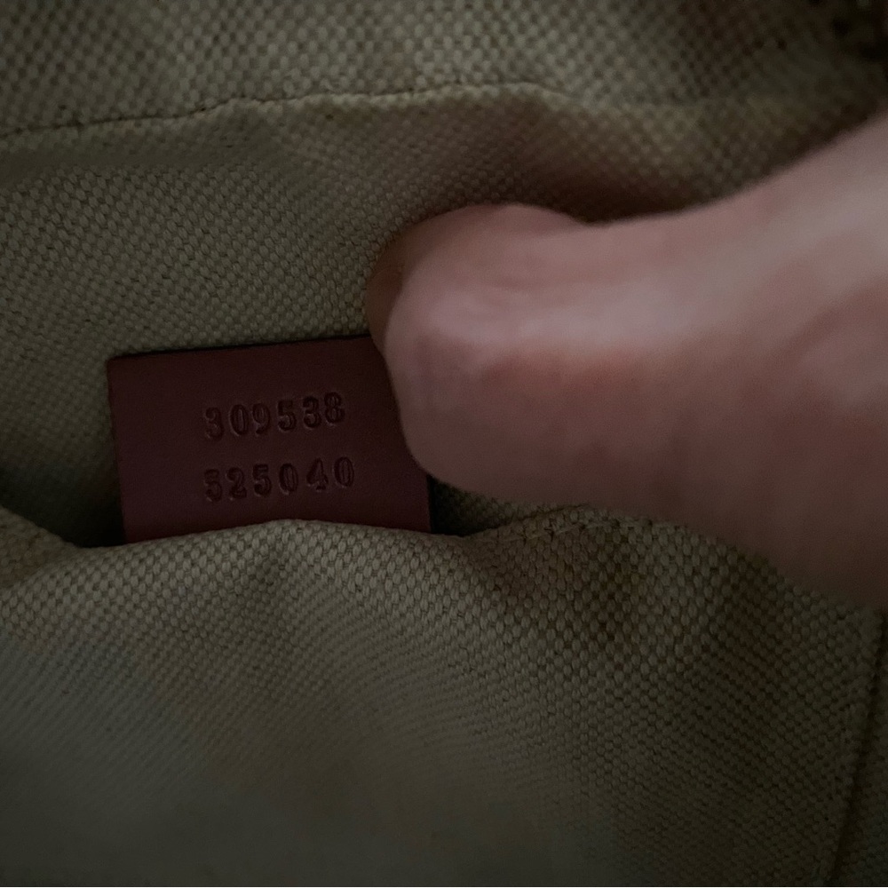 Gucci Crossbody - Picture 8 of 10
